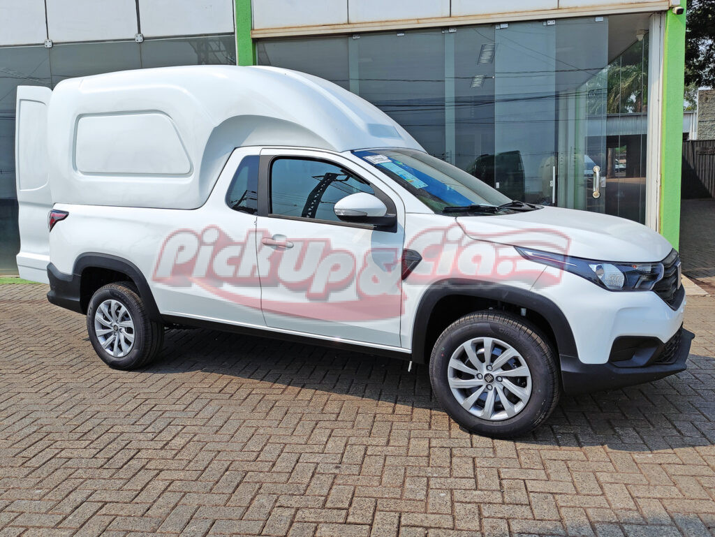 Capota de Fibra Furgão Carga Alta para Fiat Strada com dua portas com chave e vedação.